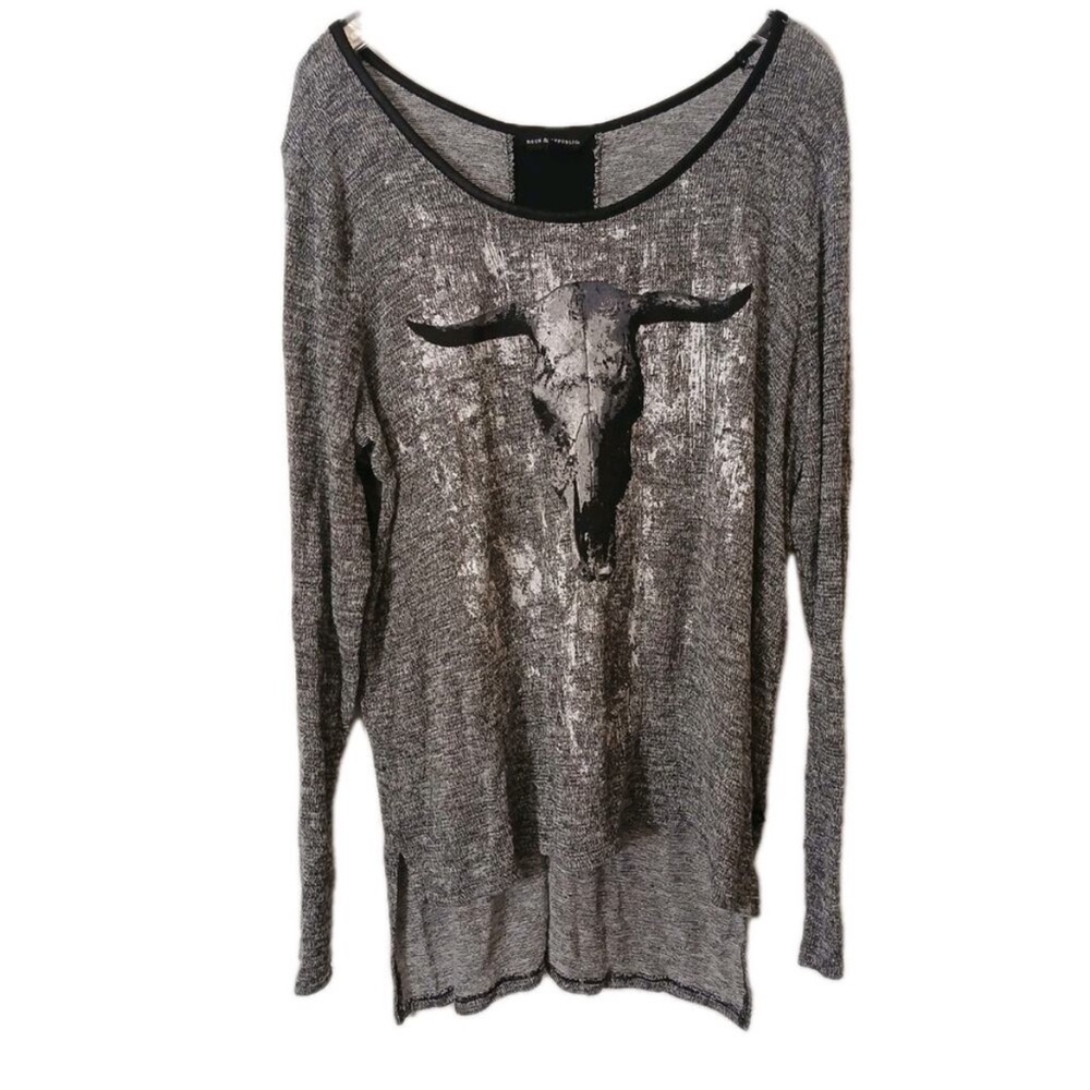 Rock & Republic Gray Long Sleeve Top Sweater with Bull Skull Design